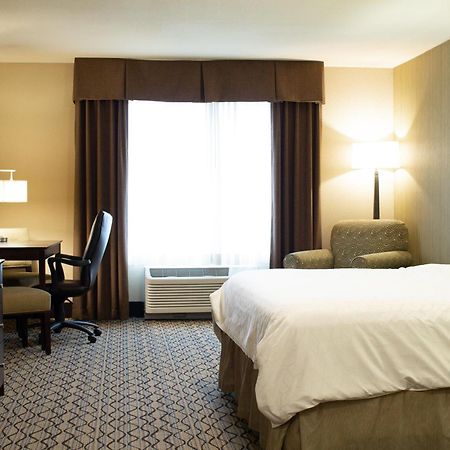 Holiday Inn Express & Suites - Williston By Ihg Exterior photo